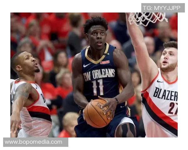 比尔拉塞尔的篮球哲学深刻影响团队合作与防守艺术的全面发展 比尔拉塞尔的篮球哲学深刻影响团队合作与防守艺术的全面发展