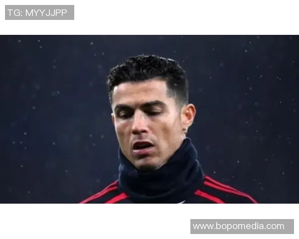 疫情期间宅家生活中的足球明星们的趣味与挑战