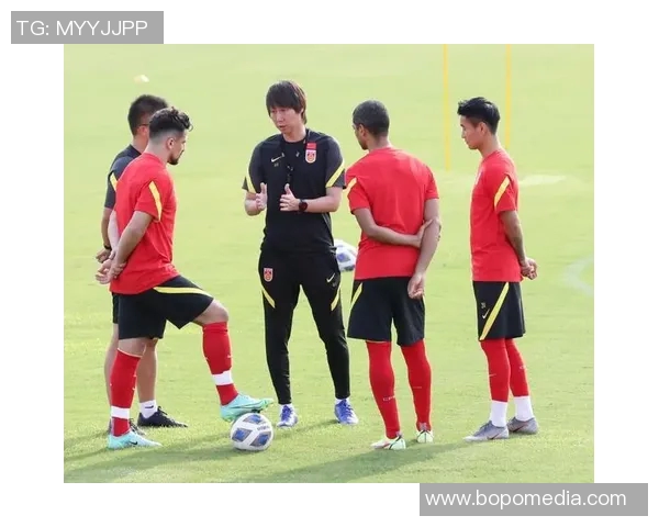 足球明星与乡村老板的浪漫邂逅揭示了梦想与现实的交织与碰撞